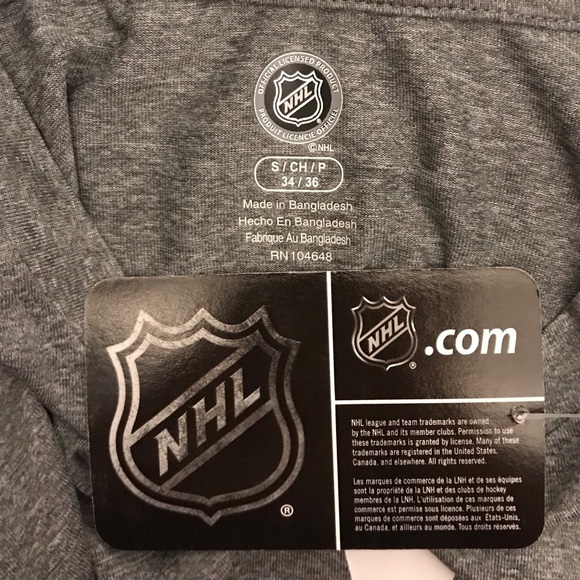 NWT NHL Toronto Maple Leafs Long Sleeve - Picture 3 of 3